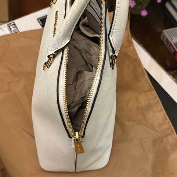 MIcHAEL KORS BEAUTIFUL WHITE BAG - Picture 4 of 5